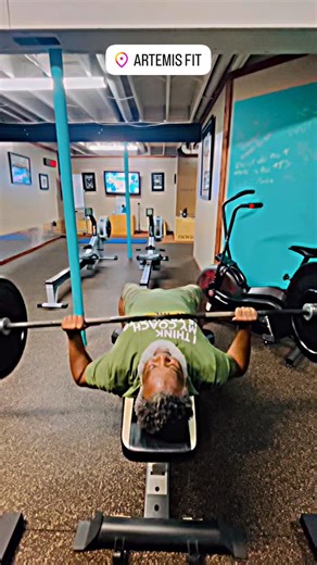 Christina TW on Instagram: "💪🏼Artemis Fit Training🏋️‍♀️ ~10min. of Core Performance dynamic Movement Prep to increase core temperature, activates the nervous system, enhances balance, mobility, stability, flexibility, & core strength. ~Dynamic Cardio: 10min. Moderate pace Assault Bike ~Strength Clusters: 12-15 Reps Xs 3 1)BB Incline Bench Press + 1 Arm DB ISO Chest Press + DB Incline Flies + DB Incline Hex Press *Then 1min. Incline push-ups in between sets.* 2)BB Flat Bench Press + 1 Arm DB I