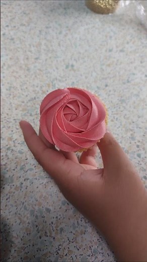 Cupcake Piping Technique Tutorial| Buttercream| Decorating techniques and Ideas| Flowers| Rose|viral