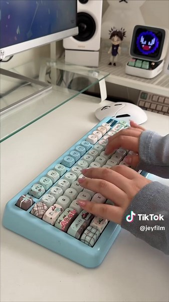 Cómo Organizar tu Escritorio con Anime y Kpop