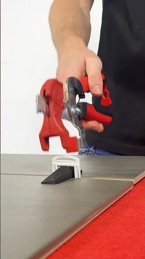 Tile Instalations with NO LIPPAGE every time thanks to the DELTA LEVEL SYSTEM