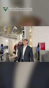 Kalen DeBoer and Alabama arrive at Mercedes-Benz Stadium ahead of the 2025 SEC Championship
