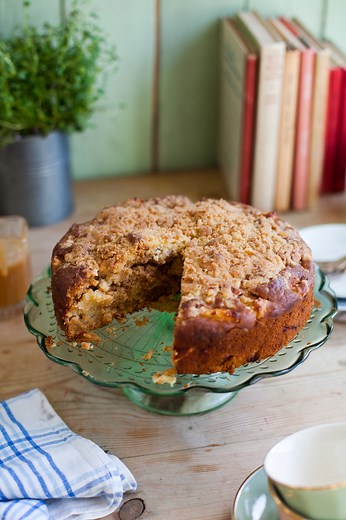 Irish Apple Crumble Cake | Resharing this classic crumble cake that I’ve been making for years and it’s a perfect easy dessert for any New Year’s festivities you may have coming up. (P.s this never lasts long in our house so you might wanna make two!) 🍏 🍰 Serves: 8 Time: 1 hour 10 mins For the cake: 110g butter, plus extra for greasing 150g soft light brown sugar 2 large free range eggs 210g plain flour, sifted 1 tsp ground cinnamon 1 tsp baking powder pinch of salt 100ml milk 300g (around 2-3