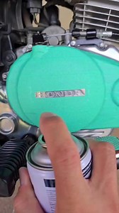 Super Easy! Honda Motorcycle Engine Body Painting | DIY Spray Paint Customization Good Idea! Vibrant Bike Colors letters – blue, red, yellow, white, and more. ™️🗺️🌌 #color #spray #engine #bodybuilding #redcolor #whitecolor #yellowstone #yellowcolor #Honda #Motorcycle #BikeCustomization #EnginePainting #SprayPaint #DIYBike #MotorbikeLife #BikeModification #CreativeMechanic #WorkshopLife #BikeShorts #mechanicaltips | Igor Mendes