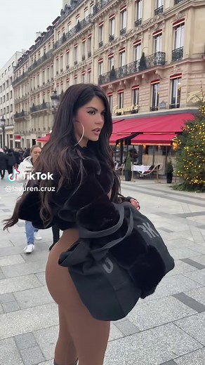 Le pouvoir d’une femme belle : Lauren Cruz en vedette