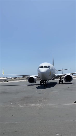 Marshalling Ethiopian Airlines Boeing 737 MAX 8