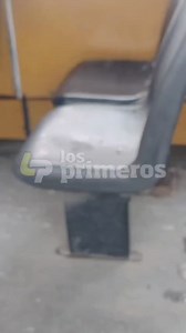 LINEA 103: La señora Tita Franco nos envía un video del día de hoy donde se vé claramente como se llueve dentro del interno 33 de la mencionada línea. Ah.. !!! Pero el boleto al Colmenar vale $1.024. A la vez "agradece" a los señores concejales. Que opinas??? | ONTV