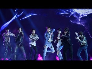 BTS - Concert Paris 19.10.2018 - Intro + Idol