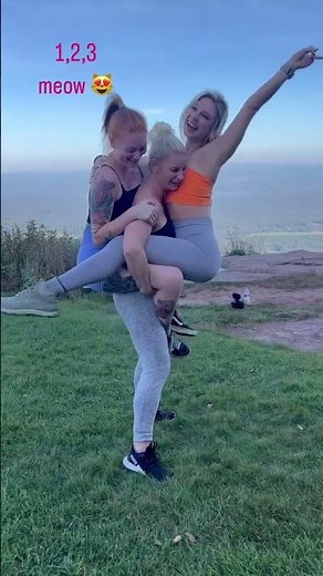 #liftcarry| Strong girl lift and carry two girls at same time | #liftcarry #stronggirl #piggyback