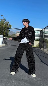 Jake doing his own #JAKE_GROOVE_TREND | Jaeyunnie