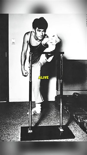 Bruce Lee real training Bruce Lee one inch punch Bruce Lee finger pushups