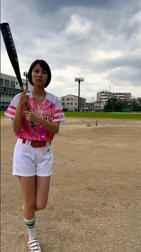 博多弁美人タレント新谷あやかの神スイング。#shorts