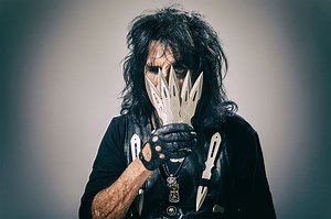 Alice Cooper on Kung Fu Flicks, Knife Throwing and the Muppets