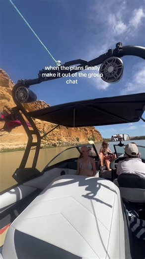 Summer Boat Days with Friends and Fun Activities