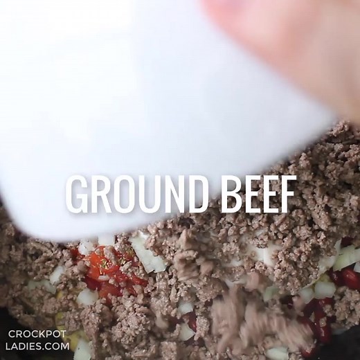 On a Budget? This Crock-Pot Cowboy Casserole is Cheesy Deliciousness!🤠🤠🤠 [Low Fat, High Fiber, Low Sugar & Weight Watchers Friendly] Get the full recipe & instructions here>> https://crockpotladies.com/crockpot-cowboy-casserole/ | Crock-Pot Ladies