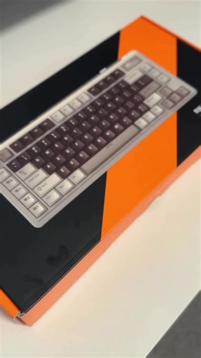 Style, speed, and silence — all packed into one keyboard 💫 The RK L75 isn’t just about looks; it’s built for comfort, precision, and long-lasting performance. With customizable RGB lighting and a sleek 75% layout, it’s the perfect blend of aesthetic and function. 🎮💻 | Vibe Gaming