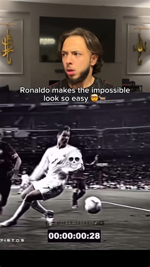 Ibrahim Tatari on Instagram: "#ronaldo makes the impossible look so easy 🤯🐐 #football #soccer #futbol #cristianoronaldo #cr7 #cristiano #realmadrid #reels"