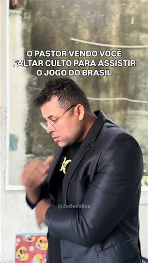 O PASTOR VENDO VOCÊ FALTAR CULTO PARA ASSISTIR O JOGO DO BRASIL! 👀🤣😂 #humor #brasil #copadomundo
