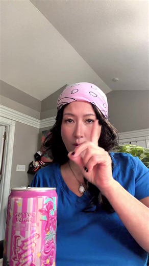 Little afternoon work break. Loving all the #alani flavors. @Alani Nutrition! #cottoncandy