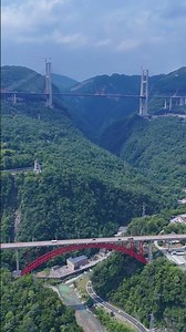 The two bridges are adjacent to each other to form a unique double bridge landscape #bridge