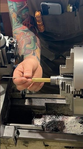 How Do Gunsmiths Chamber Barrels?