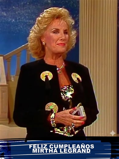 🎂💫¡Felices 99 años, Mirtha Legrand! ❤️En el programa Mirtha para todos, vive un momento muy especial junto a las personas que estaban en el piso y también con los mensajes que llegaban vía cartas y llamados telefónicos. 📹Mirá más contenidos de #ArchivoPrisma en https://archivorta.com.ar