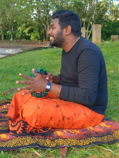 මෙන්න කුරුප්පු මාමාගේ වැඩ🤣 _Kuruppu mama. OUT NOW. #comedy #sinhalasongtiktok #musicvideo #tiktokviral