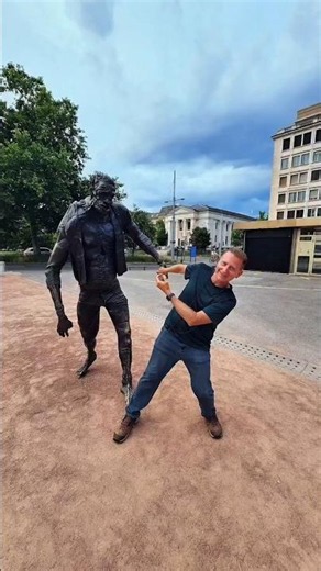 🧟‍♂️ Did you know that Geneva has a Frankenstein statue?