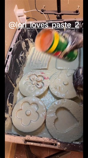 @lori_loves_paste_2 #tiktoklive #asmr #spongesqueezing | sponge