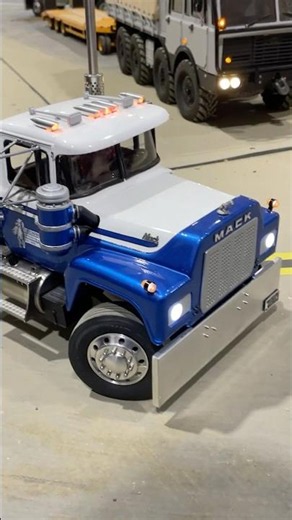 3D printed Mack RC truck and step deck trailer
