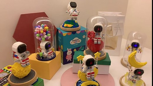 Uvini Building Blocks Astronaut Model with Light STEM Building Toy Micro Blocks for Adults or Teens Gifts Spaceman Mini Blocks Set DIY Bricks Toys 617PCS 00860