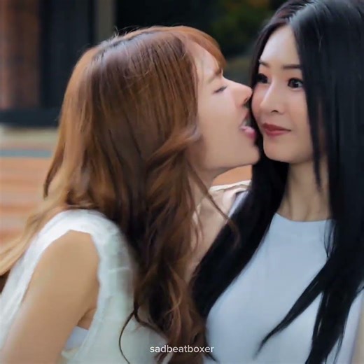 DinRose kiss #4elements #theearth #applemim #applelapisara #mimpanthita