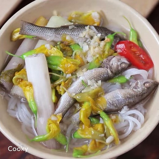 Linh Bong Dien Dien Hotpot - Delicious Recipe with Western Taste | Cooky TV