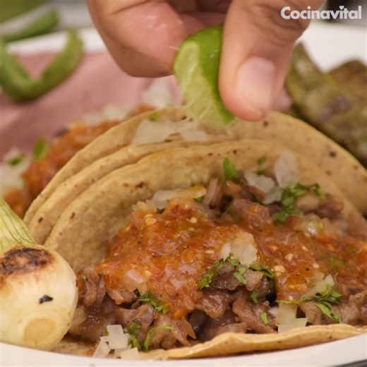 Aprende a preparar en casa tus tacos callejeros favoritos con estas sencillas recetas. 🌮✨ | Cocina Vital