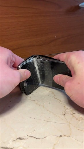 Galaxy S4 bend test