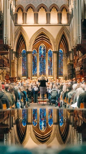 As we gathered to celebrate the birth of Jesus at Christmas, we heard carols written and composed by the children of Salisbury Cathedral School. Pupils in Years 3 to 8 created their own Christmas carols, writing both words and melodies. From nearly fifty original compositions, four were chosen to be sung during our carol service. 🎶 The Snow Is Falling by Elizabeth, Georgie and Florence (Year 3) #ChristmasCarols #CathedralSchool #SchoolMusic #CarolService #FaithAndLearning #youngcomposers | Sali
