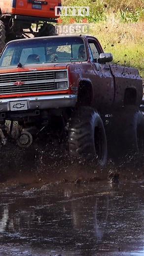 Cool old Chevy Square Body! #mudding #mudtruck | Moto Doggo