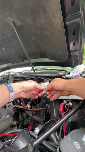 The quickest and safest way to splice 2 wires together 💪 #solderstick #soldering #heatshrink
