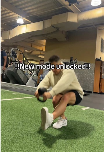 New version? Powered by @CelsiusOfficial #breatheinbreatheout #gym #latino #workout #fyp