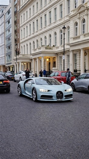 Bugatti Chiron joins the flow of city traffic