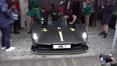 This Aston Martin sounds like an F1 car