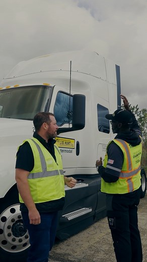 We love when our people can have long-lasting careers at J.B. Hunt! Hear from Deb, Edson, Nic and Chris as they talk about the opportunity they’ve had and why they choose to stay at J.B. Hunt. To read even more about their stories, visit our blog: https://bit.ly/3J2hmvp. | J.B. Hunt Transport Services, Inc.
