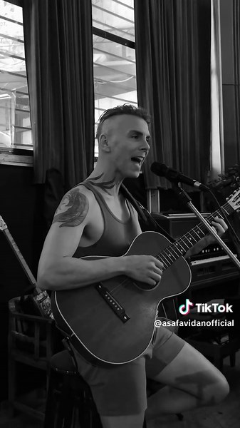 Asaf Avidan: Hard at Work with Sixteen Hooves
