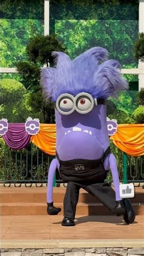 Crazy Purple minion Attack Universal Studio #universalparks #park #minions