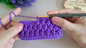 DIY crochet mini bag. Easy DIY crochet step by step for beginner. Hobby this weekend. #diy #crochet #crochetbag #crochetgift | Crochet & Crafts Therapy