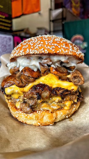 @burgerdistrictla has some CRAZY BURGERS! 🍔🔥 And you can turn burgers into breakfast burritos too! 🍳🌯 They’re open 7 DAYS A WEEK from 10am-9pm! 📍231 E 9th St, Los Angeles, CA 90015 | Los Angeles Eats