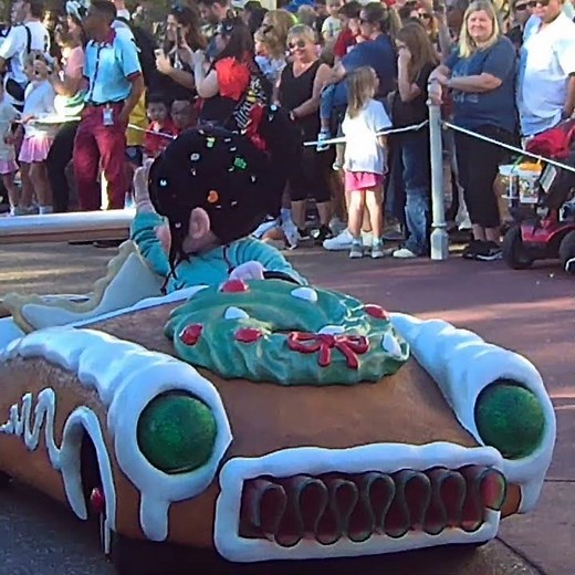 Disney World "Mickey's Once Upon a Christmas" Parade [December 2025] Camp Snap 009