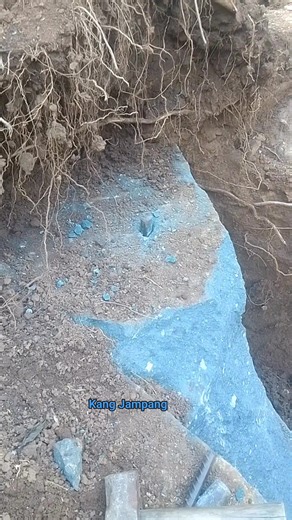 NATURAL STONE Technique for Splitting Stone with One Chisels #natural_stone #naturalstone #tradisional_manufacture #back_to_nature #stone_quarry #stone #quarry #diy #tutorial | Kang Jampang