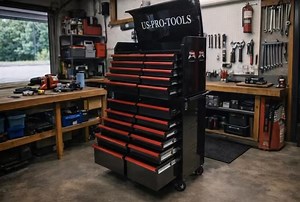 🔥 BIG TOOLBOX. BIG SAVINGS. 🔥 🧰 42” US Pro Tools Toolbox – NOW ONLY £750 🧰 Take your workshop to the next level with the 42” US Pro Tools Toolbox, built for serious mechanics and professionals who need space, strength, and reliability. ✅ 42” wide heavy-duty storage – room for all your tools ✅ Multiple deep drawers with smooth ball-bearing slides ✅ Solid steel construction – made for daily workshop use ✅ Professional finish on heavy-duty castors for easy movement 💷 On SALE for just £750 – pr