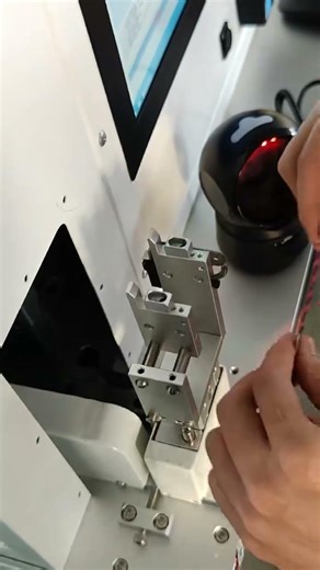 Wire harness folding labeling machine with Scaner
