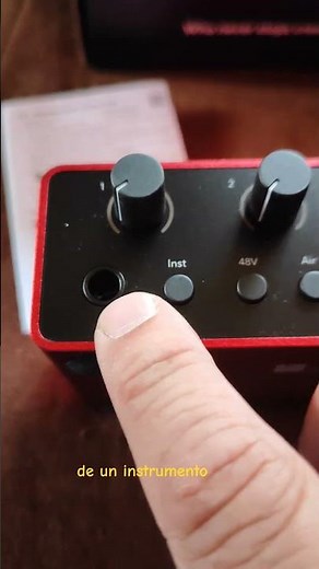 Focusrite Scarlett Solo unboxing interface